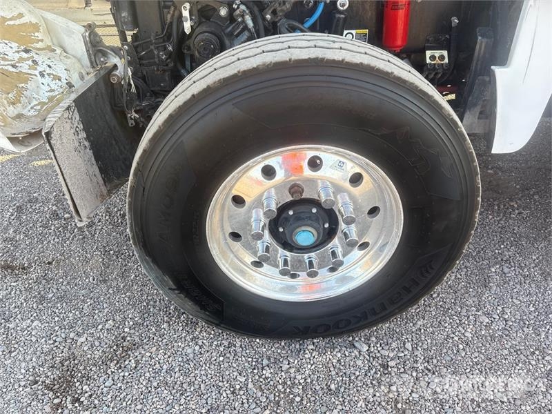 Peterbilt 365 Five Axle Dump Truck Kipper