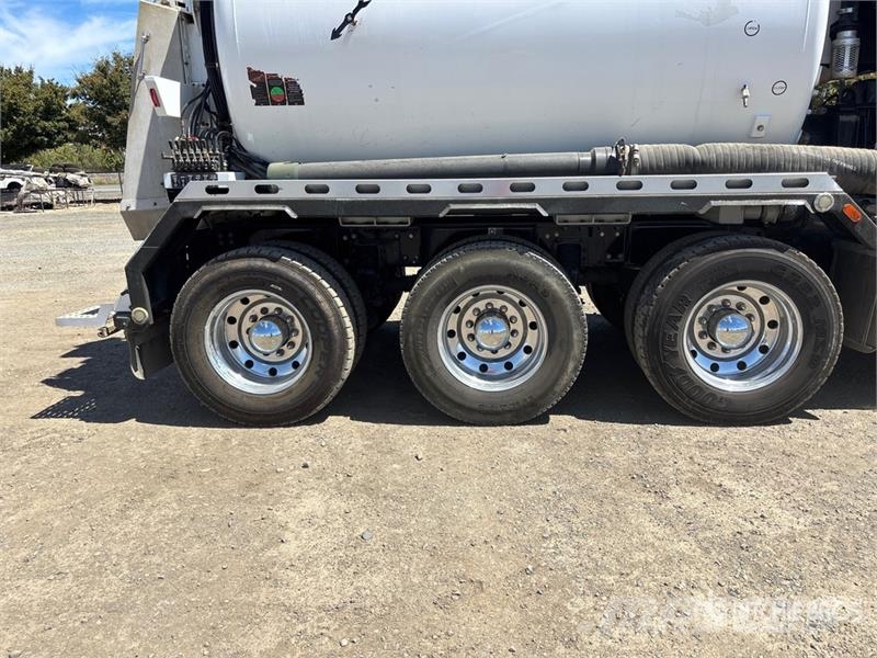 Peterbilt 367 Caminhões combinados / a vácuo