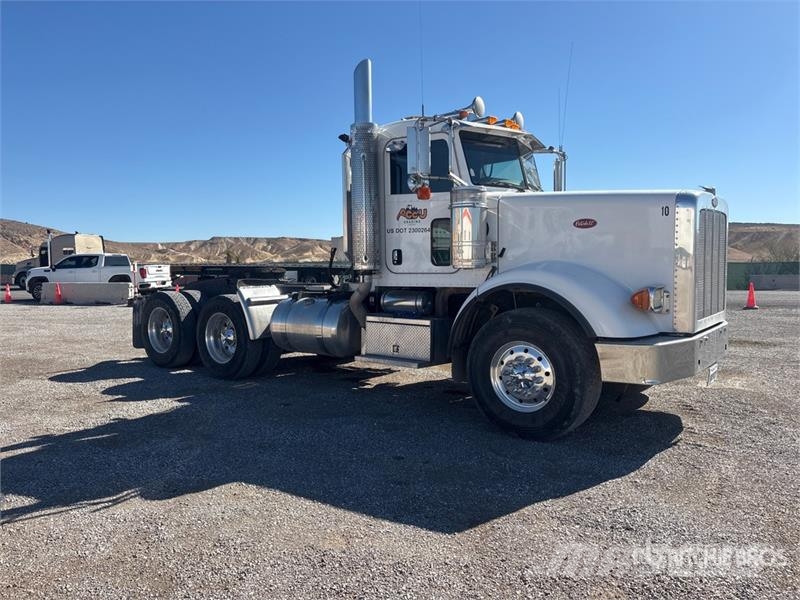 Peterbilt 367 Тягачі