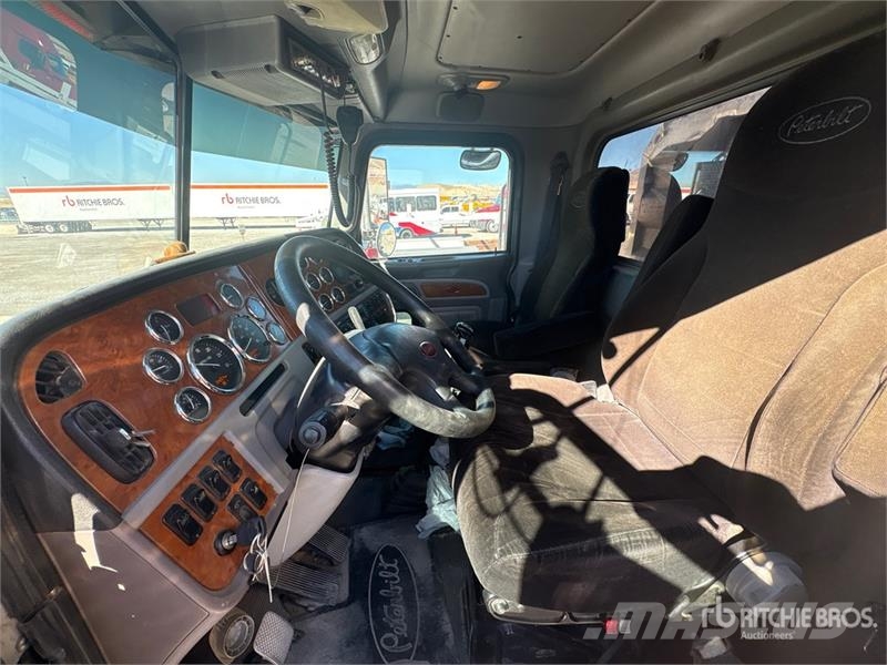 Peterbilt 367 Тягачі