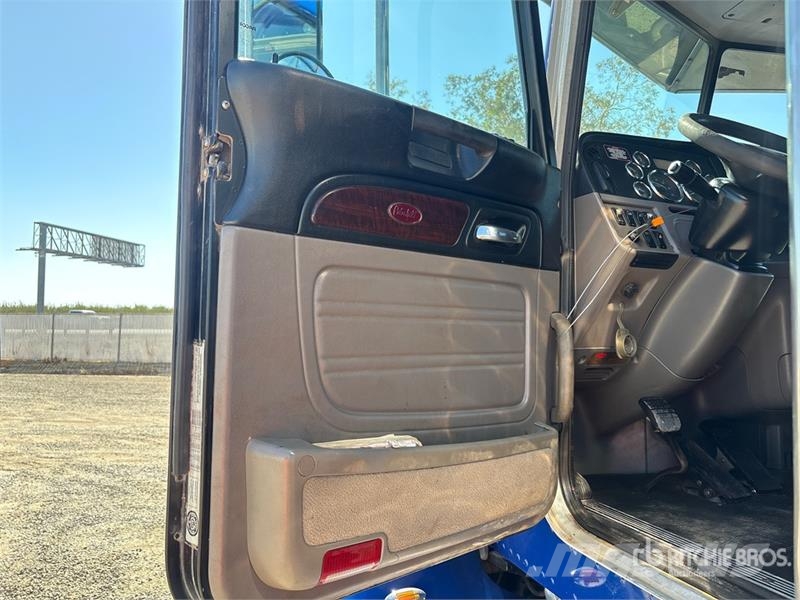 Peterbilt 367 组合/真空油槽车