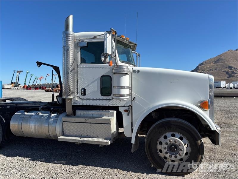 Peterbilt 367 Prime Movers