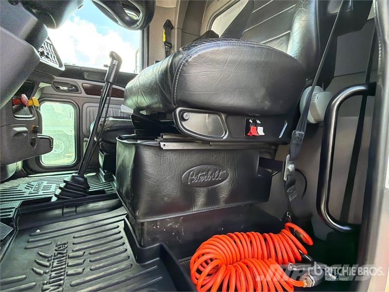 Peterbilt 367 Caminhões combinados / a vácuo