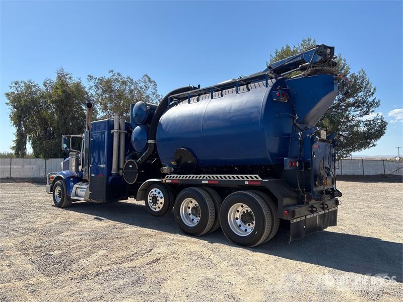 Peterbilt 367 组合/真空油槽车