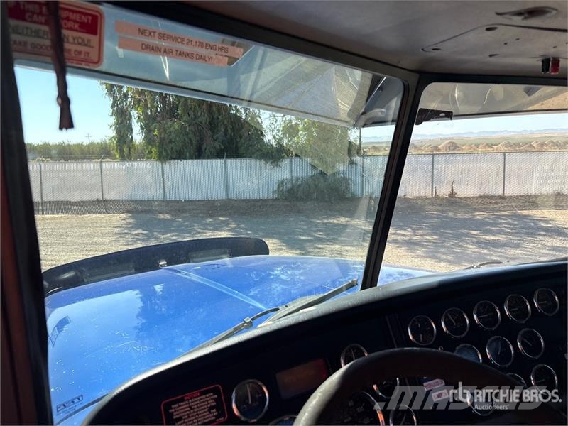 Peterbilt 367 组合/真空油槽车