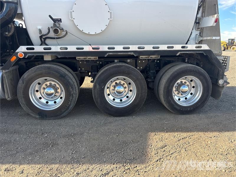 Peterbilt 367 Caminhões combinados / a vácuo