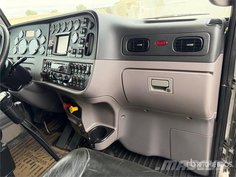 Peterbilt 367 Caminhões combinados / a vácuo
