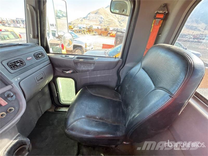 Peterbilt 367 Prime Movers