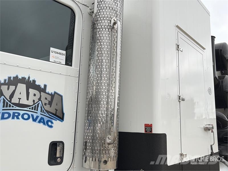 Peterbilt 367 Caminhões combinados / a vácuo