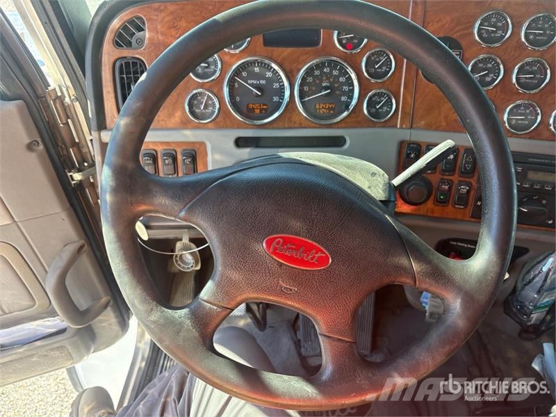 Peterbilt 367 Тягачі
