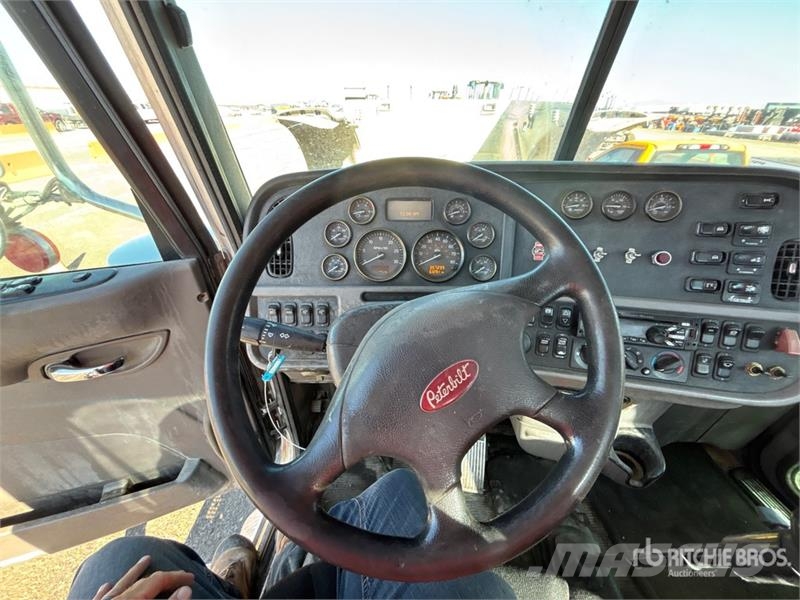 Peterbilt 367 Prime Movers