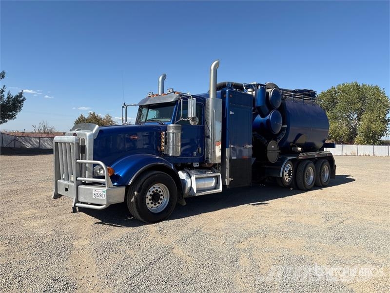 Peterbilt 367 组合/真空油槽车