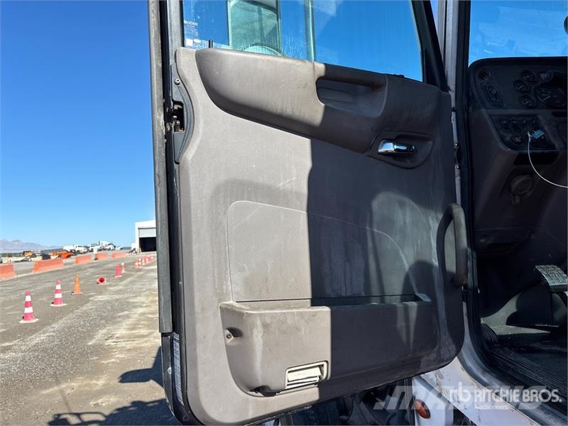 Peterbilt 367 Prime Movers