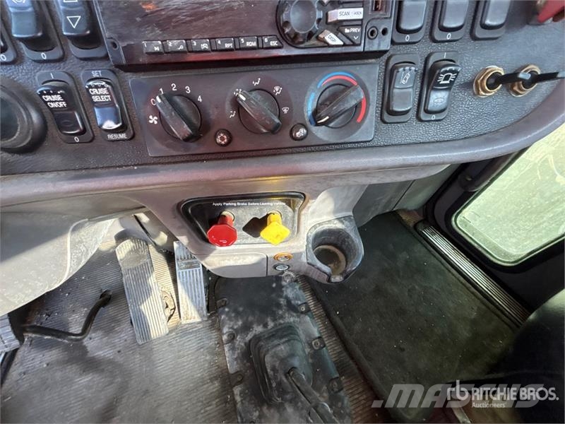 Peterbilt 367 Prime Movers