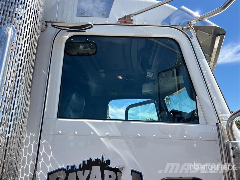 Peterbilt 367 Caminhões combinados / a vácuo