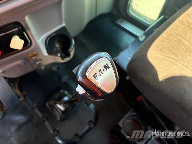 Peterbilt 367 组合/真空油槽车
