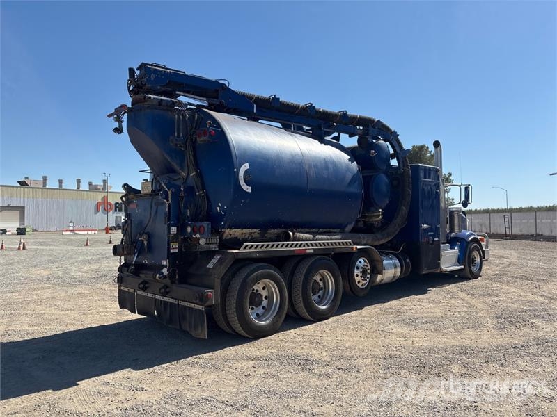 Peterbilt 367 组合/真空油槽车