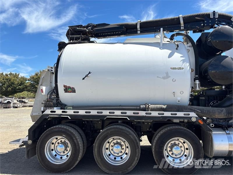 Peterbilt 367 Caminhões combinados / a vácuo