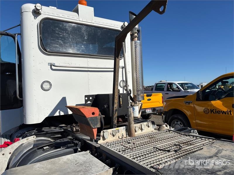 Peterbilt 367 Prime Movers