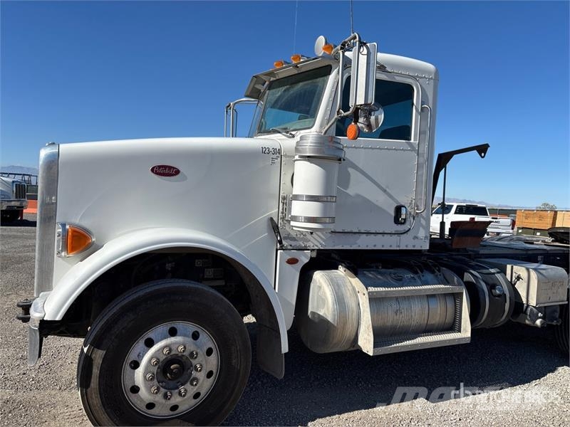 Peterbilt 367 Prime Movers