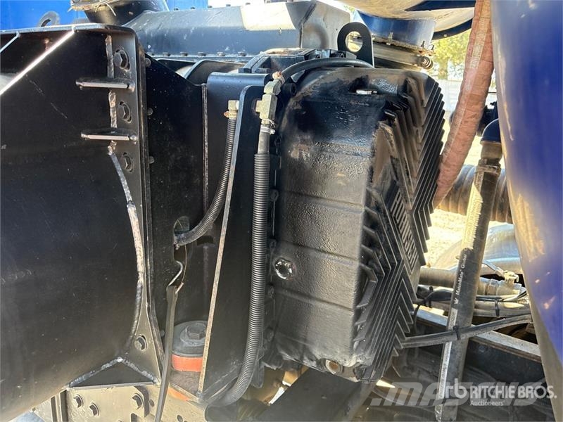 Peterbilt 367 组合/真空油槽车