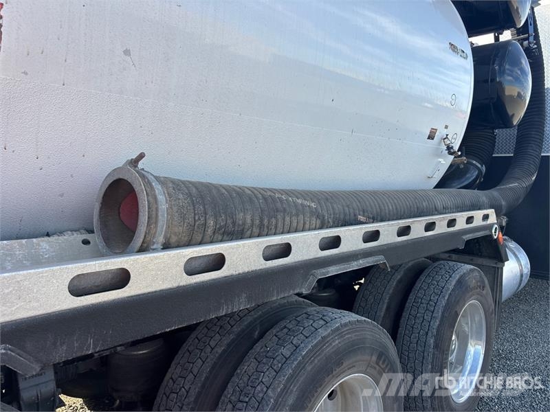 Peterbilt 367 Caminhões combinados / a vácuo