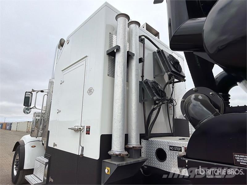 Peterbilt 367 Caminhões combinados / a vácuo
