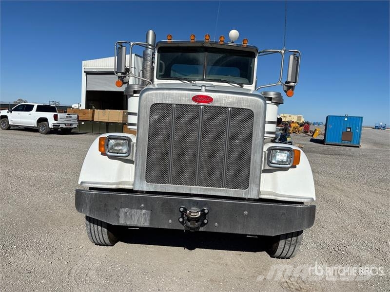 Peterbilt 367 Prime Movers