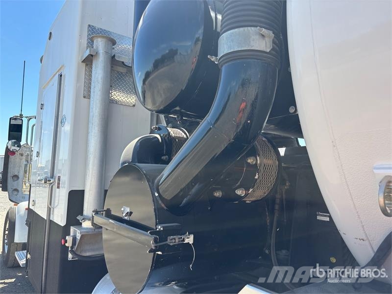 Peterbilt 367 Caminhões combinados / a vácuo