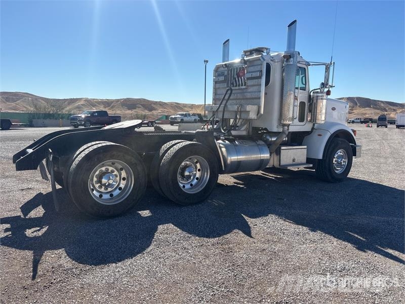 Peterbilt 367 Тягачі