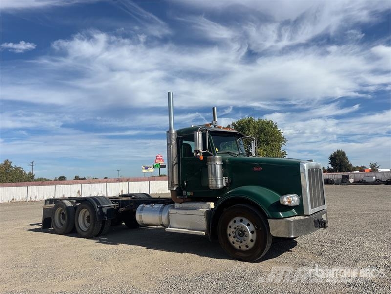 Peterbilt 367 6x4 Cab and Chassis Cabine en interieur