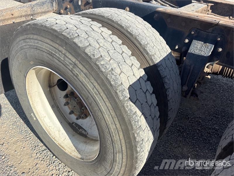 Peterbilt 367 6x4 Cab and Chassis Cabine en interieur