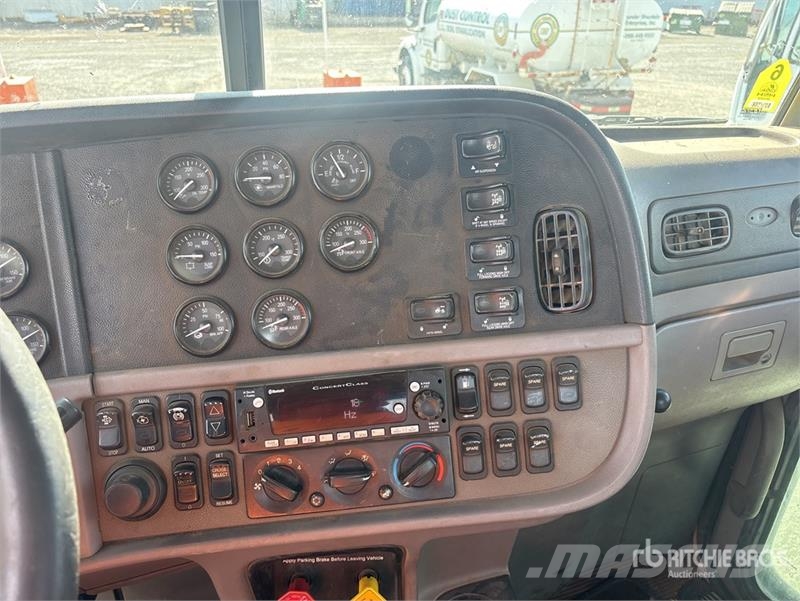 Peterbilt 367 6x4 Cab and Chassis Cabine en interieur