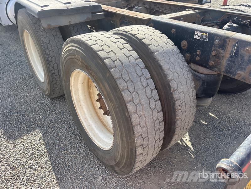 Peterbilt 367 6x4 Cab and Chassis Cabine en interieur