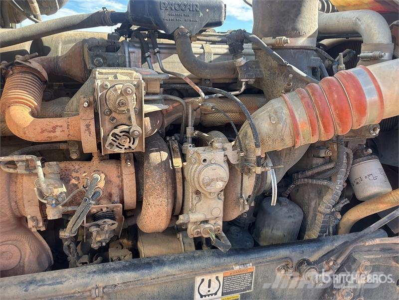 Peterbilt 367 6x4 Cab and Chassis Cabine en interieur