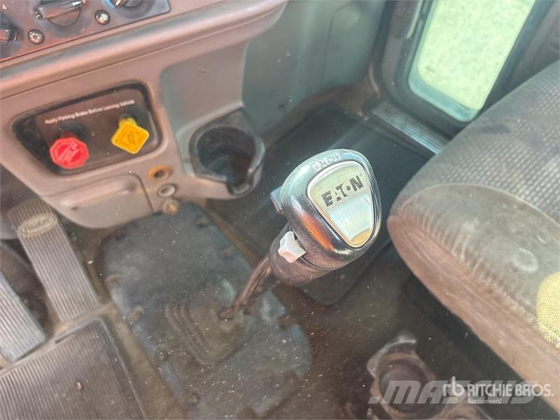 Peterbilt 367 6x4 Cab and Chassis Cabine en interieur