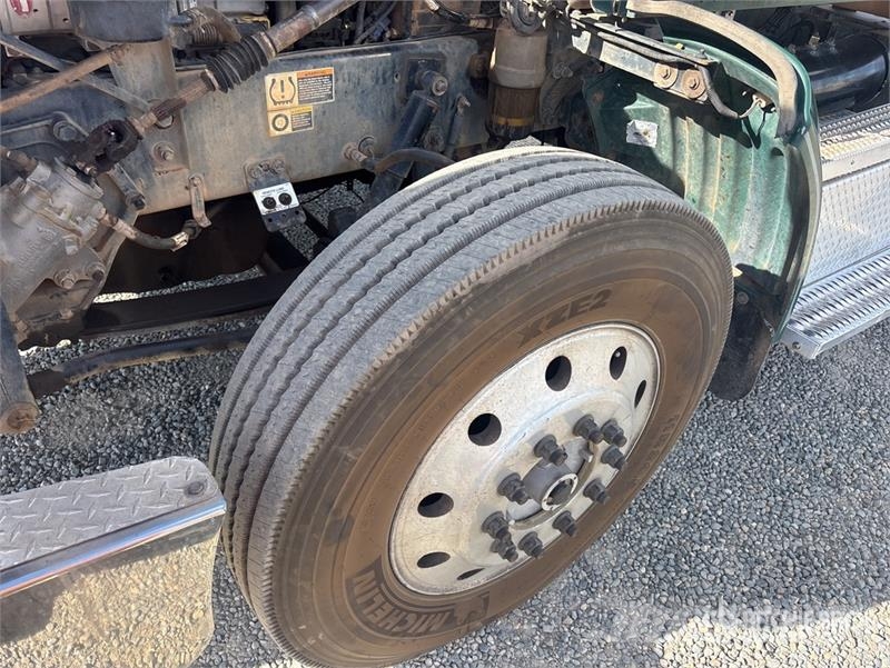 Peterbilt 367 6x4 Cab and Chassis Cabine en interieur