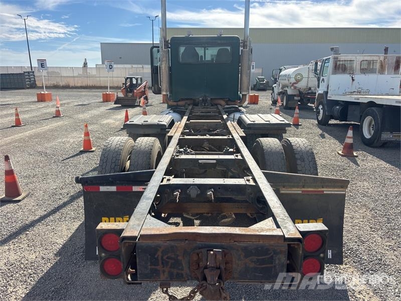 Peterbilt 367 6x4 Cab and Chassis Cabine en interieur