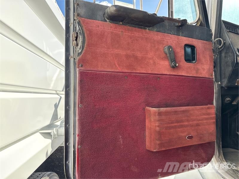 Peterbilt 377 Kipper