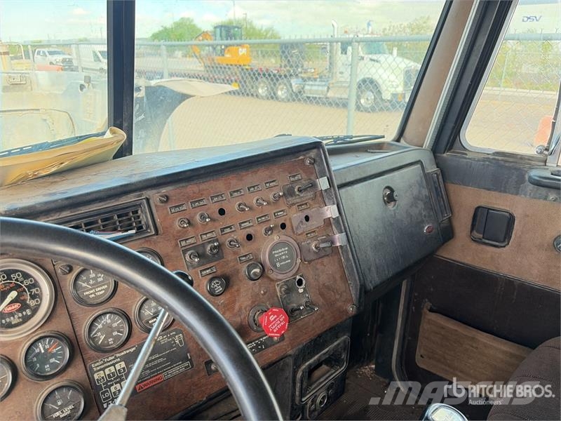 Peterbilt 378 Pašizgāzējs