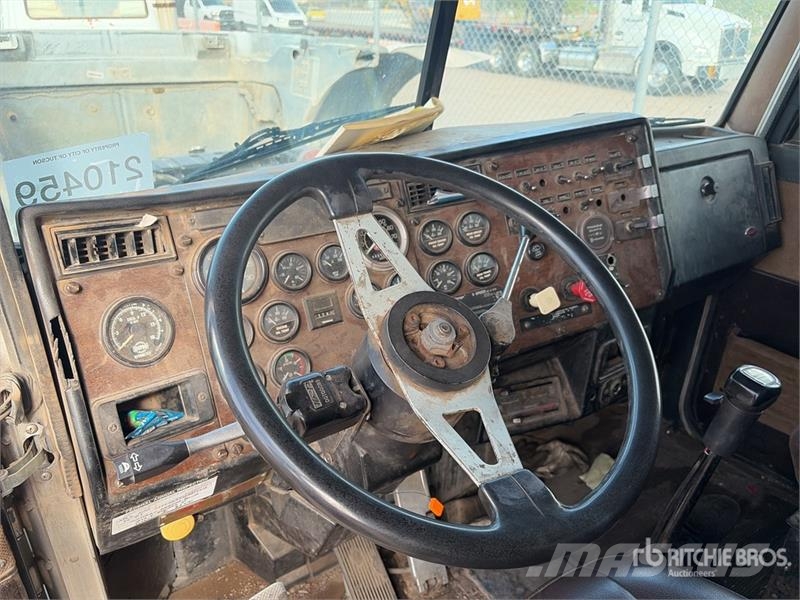 Peterbilt 378 Pašizgāzējs
