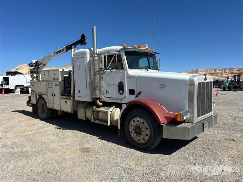 Peterbilt 378 4x2 Extended Cab Service Truck Forsvar/Miljø
