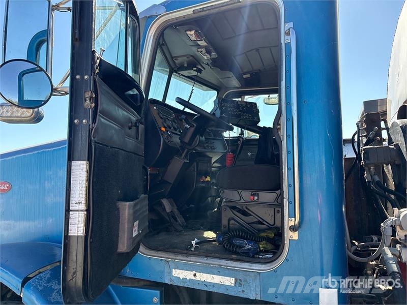 Peterbilt 378 6x4 Asphalt Distributor Truck Kamioni cisterne