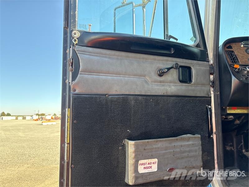 Peterbilt 378 6x4 Asphalt Distributor Truck Kamioni cisterne
