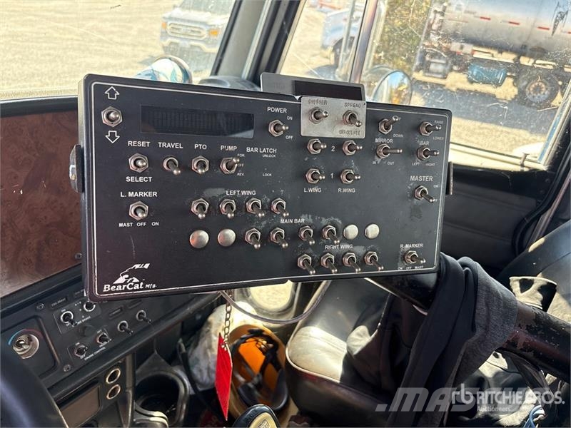 Peterbilt 378 6x4 Asphalt Distributor Truck Kamioni cisterne