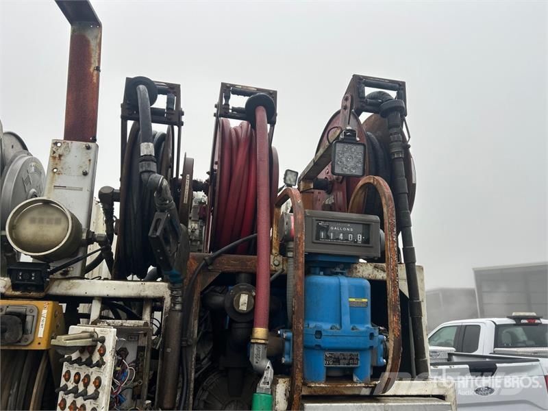 Peterbilt 378 6x4 Fuel and Lube Truck Tovornjaki cisterne