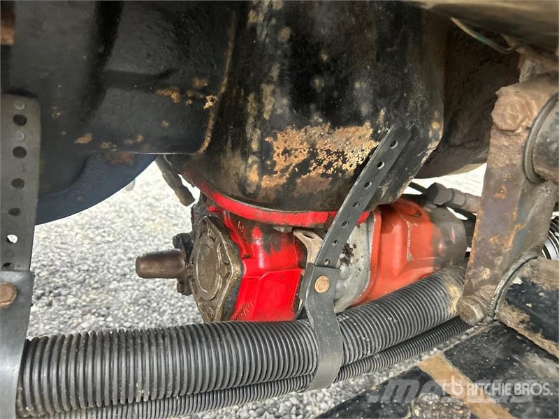 Peterbilt 378 6x4 Fuel and Lube Truck Tovornjaki cisterne