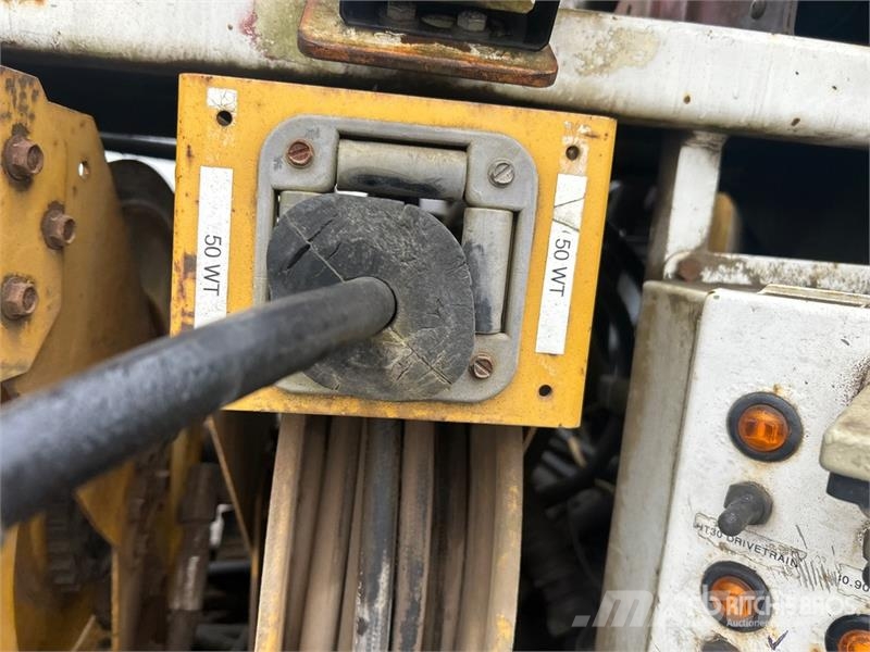 Peterbilt 378 6x4 Fuel and Lube Truck Tovornjaki cisterne
