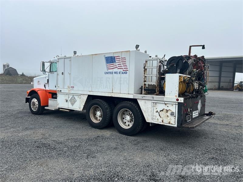 Peterbilt 378 6x4 Fuel and Lube Truck Tovornjaki cisterne