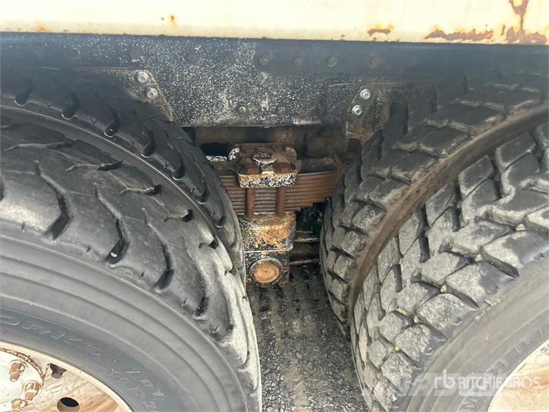 Peterbilt 378 6x4 Fuel and Lube Truck Tovornjaki cisterne
